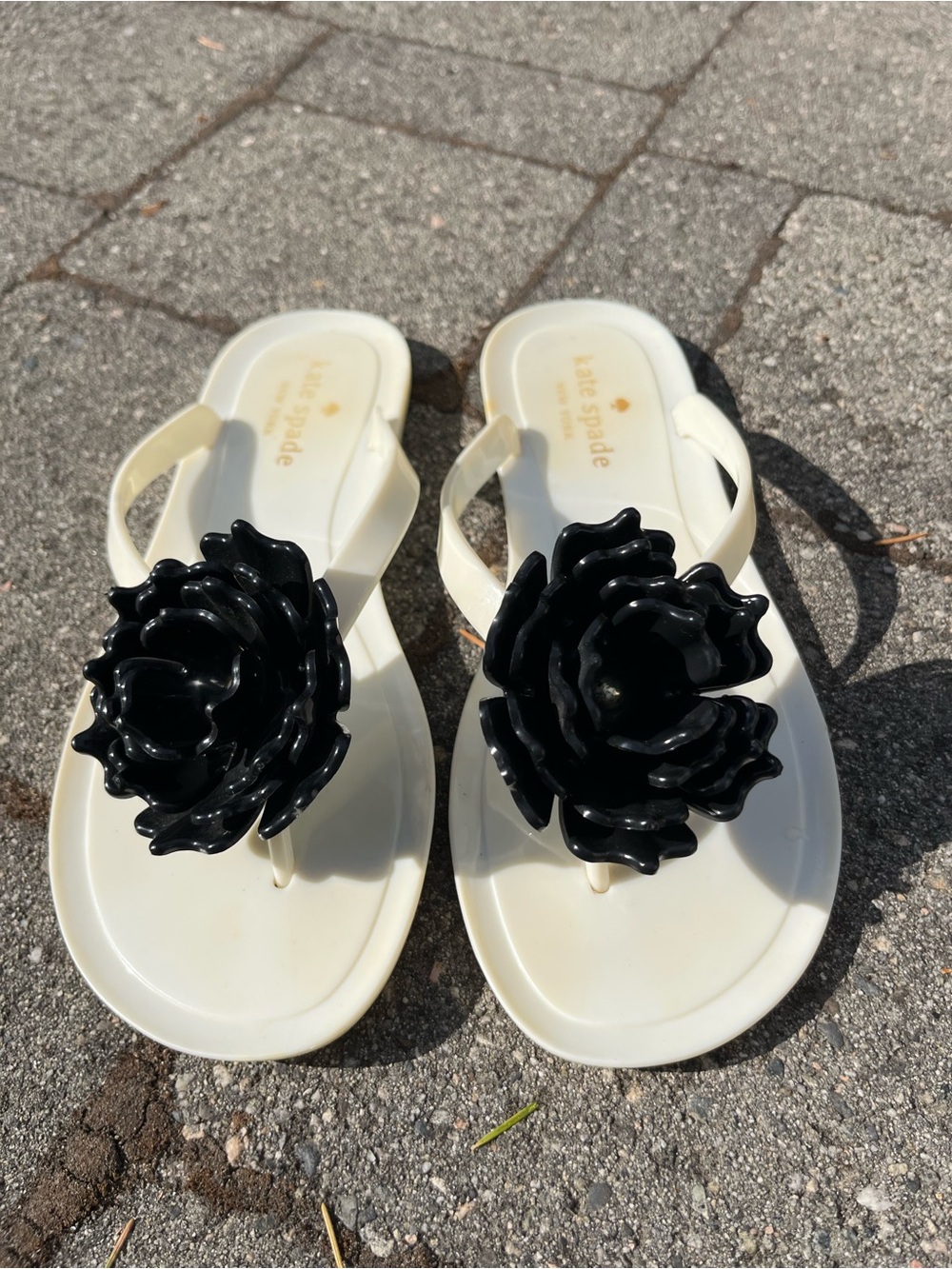 kate spade flippies.